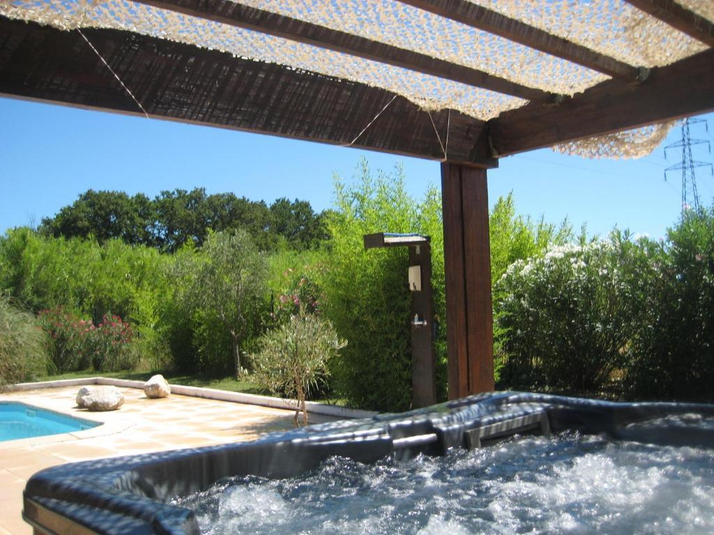 Appart'Hotel Et Chambres Essentiel Spa Arles Dış mekan fotoğraf